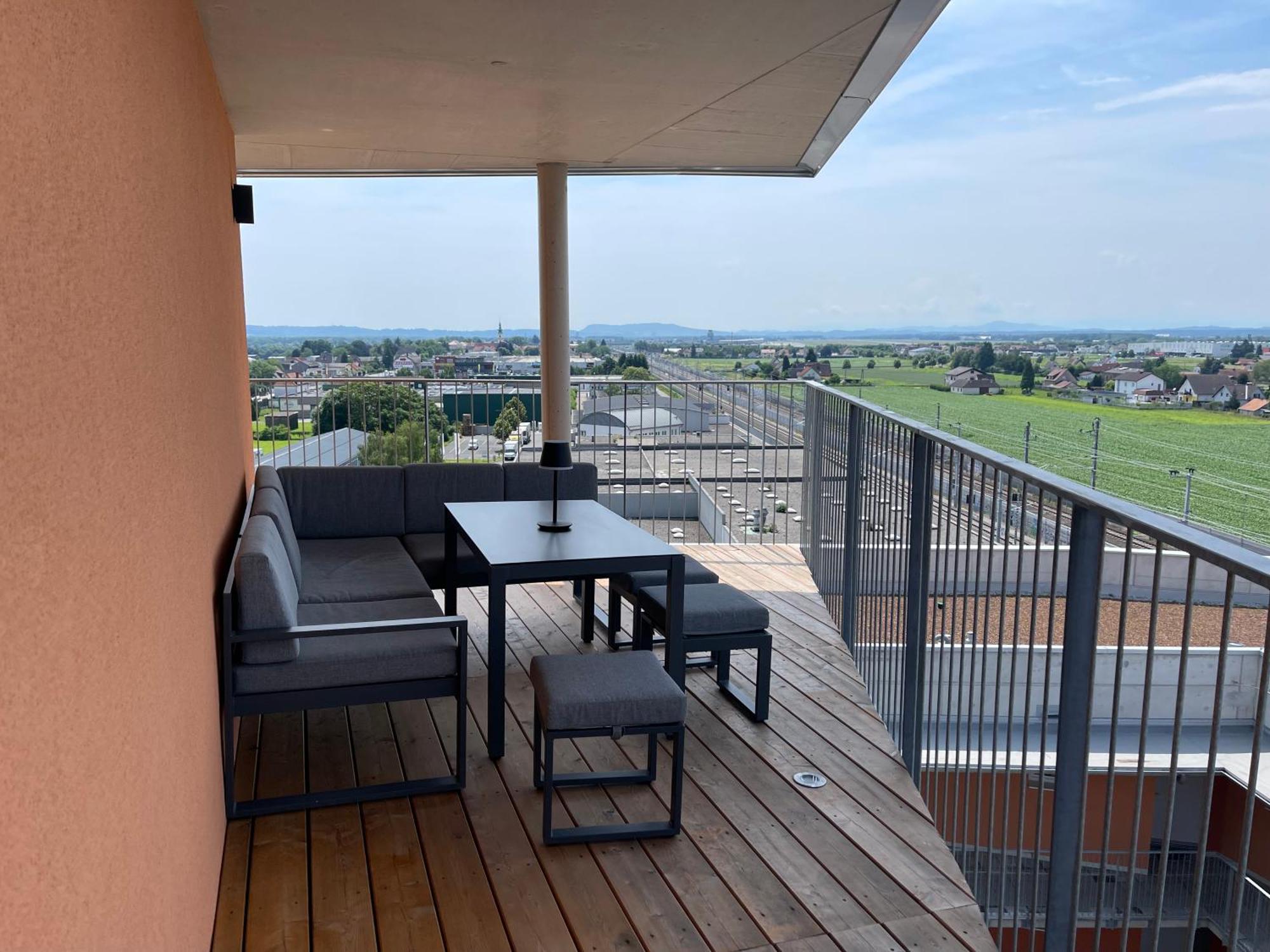 100 Qm Penthouse, Self-Check-In, 2 Parkplaetze Apartman Graz Kültér fotó