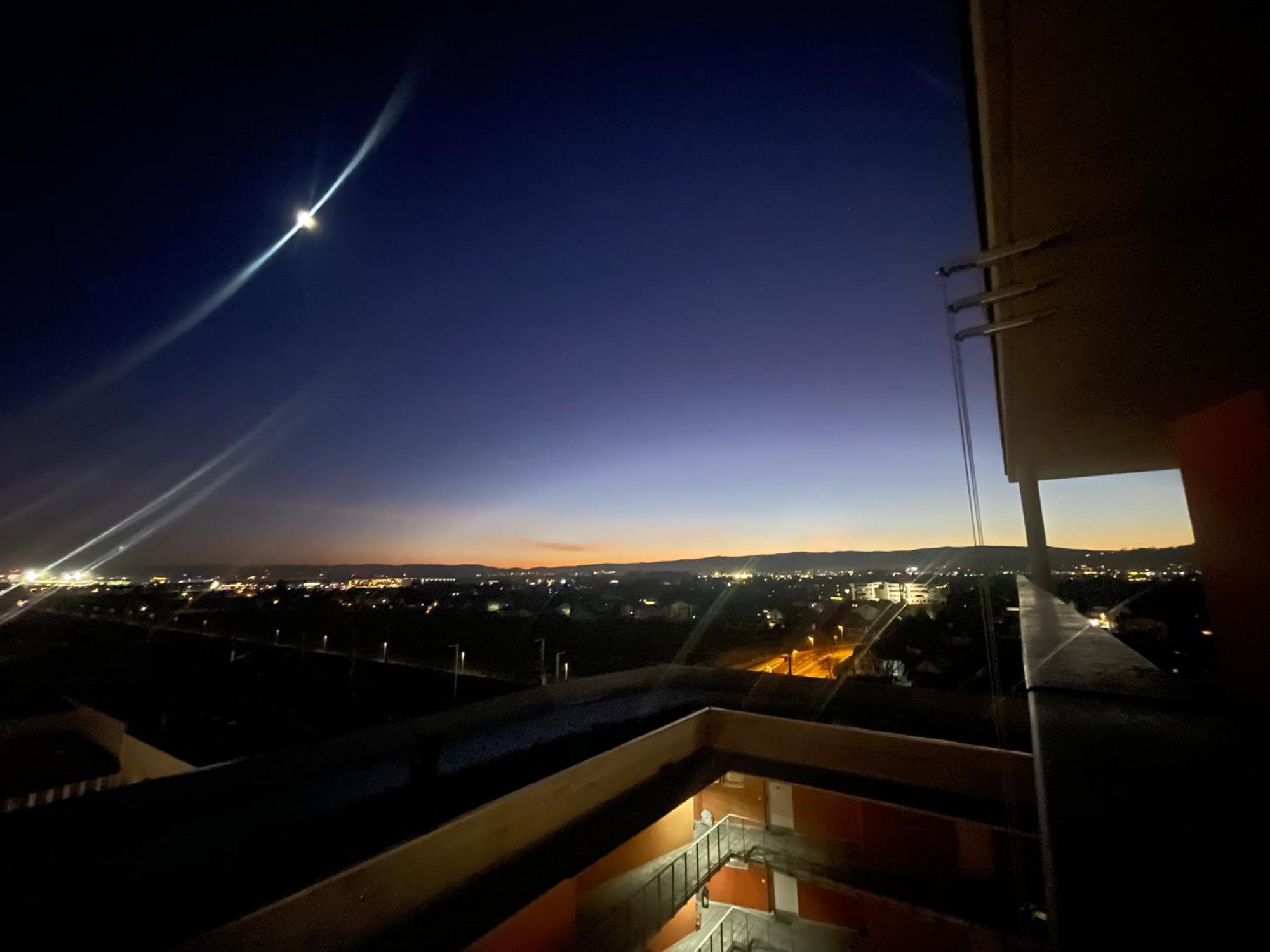 100 Qm Penthouse, Self-Check-In, 2 Parkplaetze Apartman Graz Kültér fotó