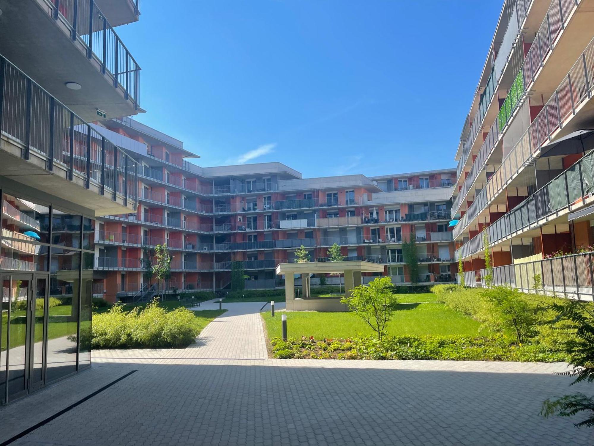 100 Qm Penthouse, Self-Check-In, 2 Parkplaetze Apartman Graz Kültér fotó