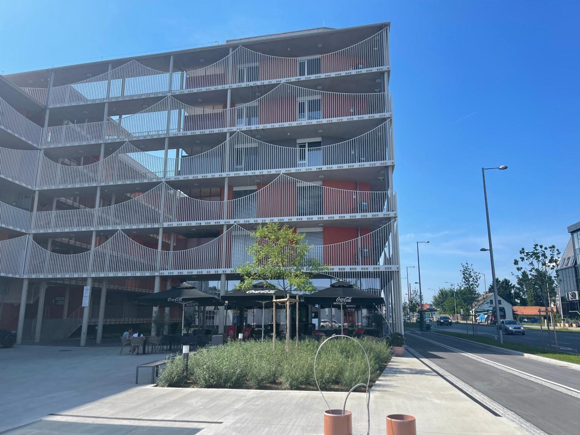 100 Qm Penthouse, Self-Check-In, 2 Parkplaetze Apartman Graz Kültér fotó
