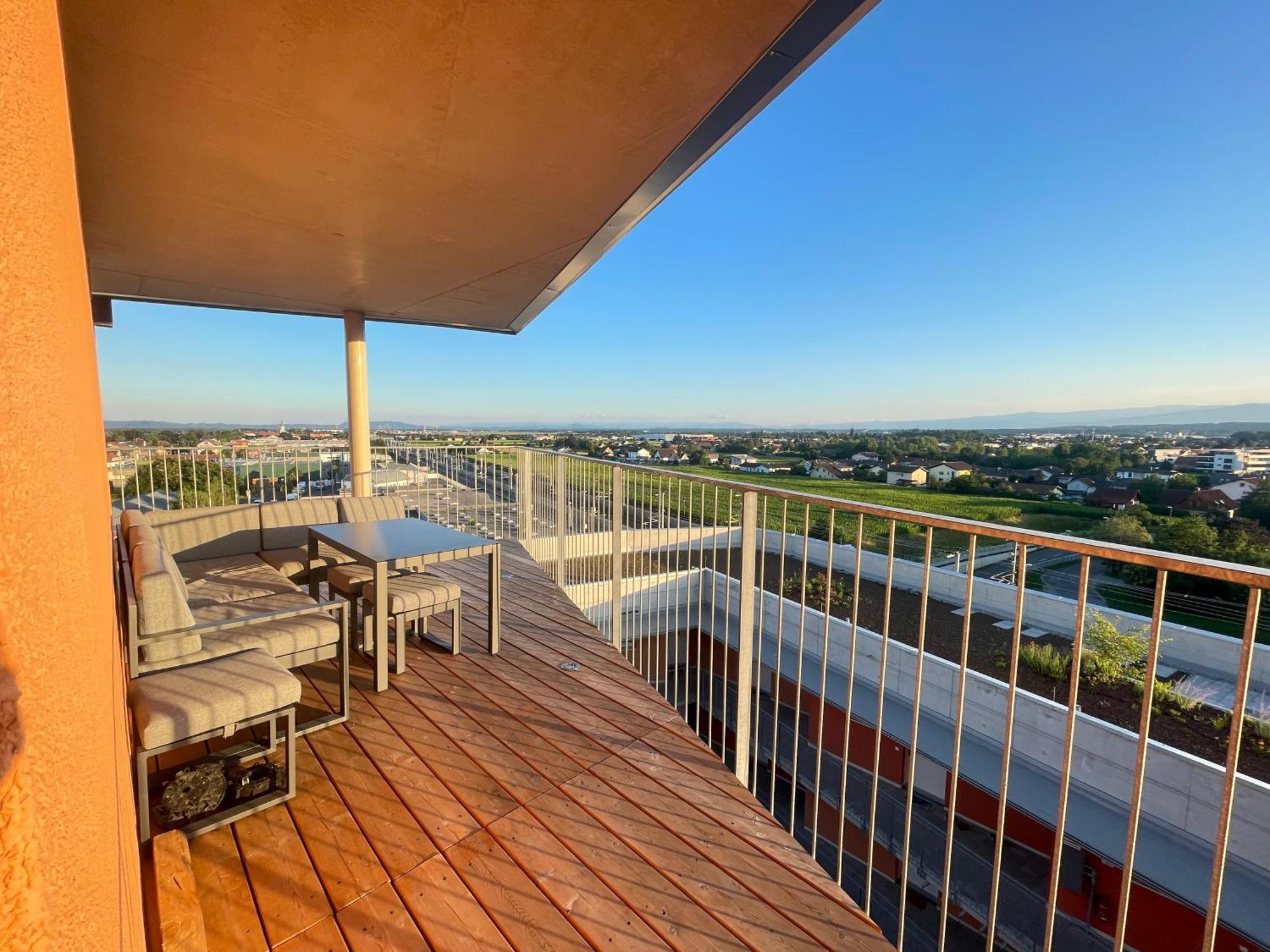 100 Qm Penthouse, Self-Check-In, 2 Parkplaetze Apartman Graz Kültér fotó