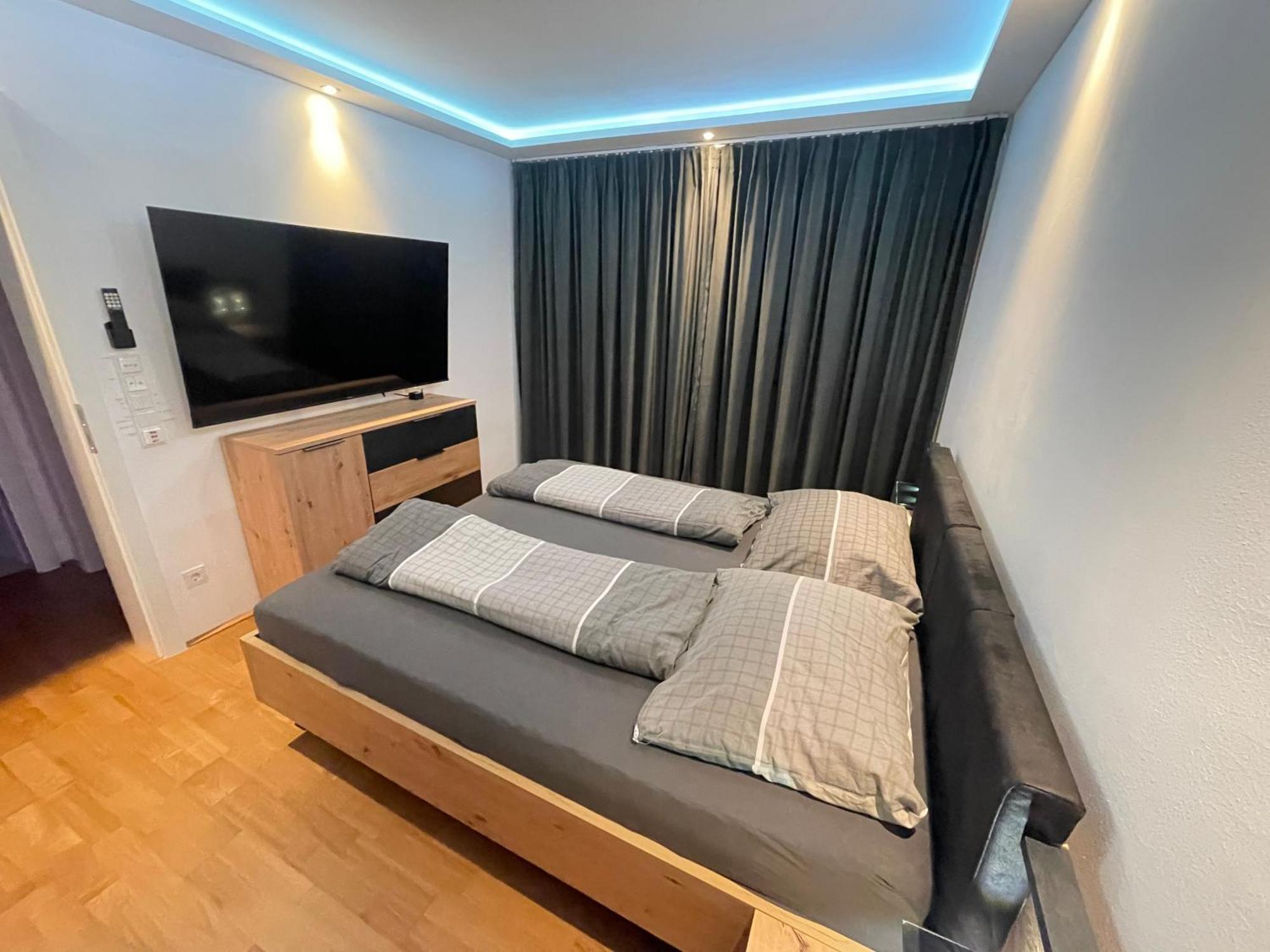 100 Qm Penthouse, Self-Check-In, 2 Parkplaetze Apartman Graz Kültér fotó