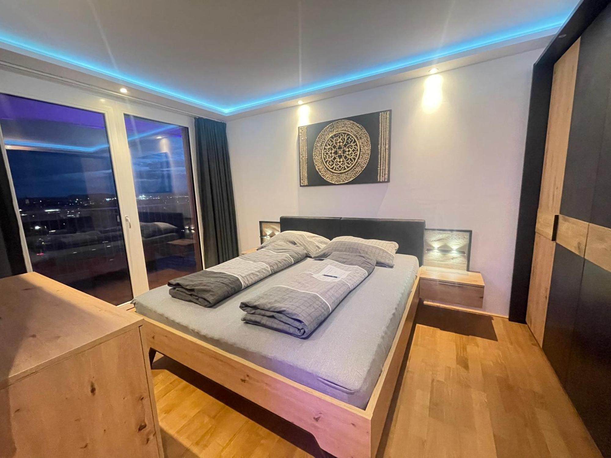 100 Qm Penthouse, Self-Check-In, 2 Parkplaetze Apartman Graz Kültér fotó